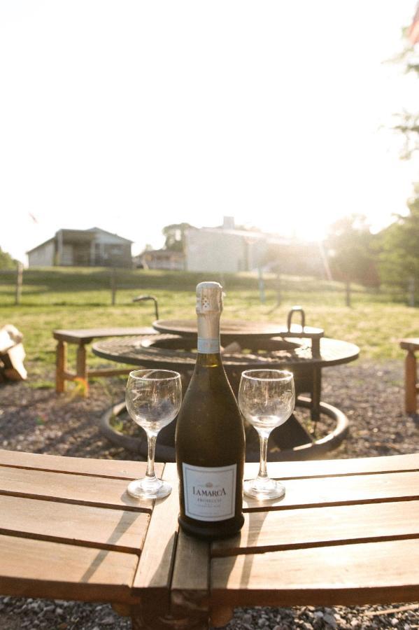 The Outpost Hotel Grand Rivers Buitenkant foto
